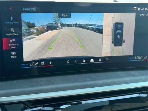 New 2026 BMW X7 M60i image 14