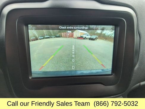 Used 2021 Jeep Renegade Latitude AWD/4WD image 22