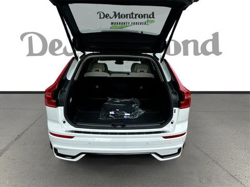 Used 2025 Volvo XC60 T8 Plus w/ Protection Package Premier image 28