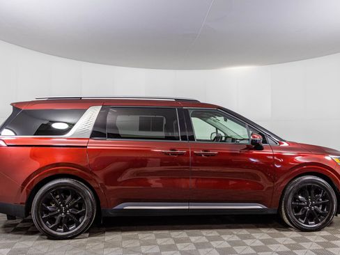 Used 2023 Kia Carnival SX image 13