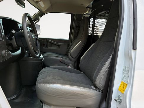 Used 2025 Chevrolet Express 2500 w/ Driver Convenience Package RWD image 9