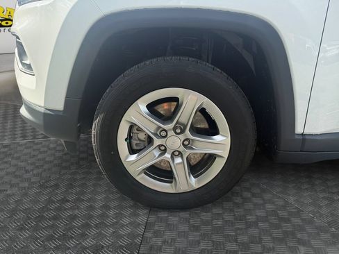 Used 2023 Jeep Compass Latitude AWD/4WD image 14