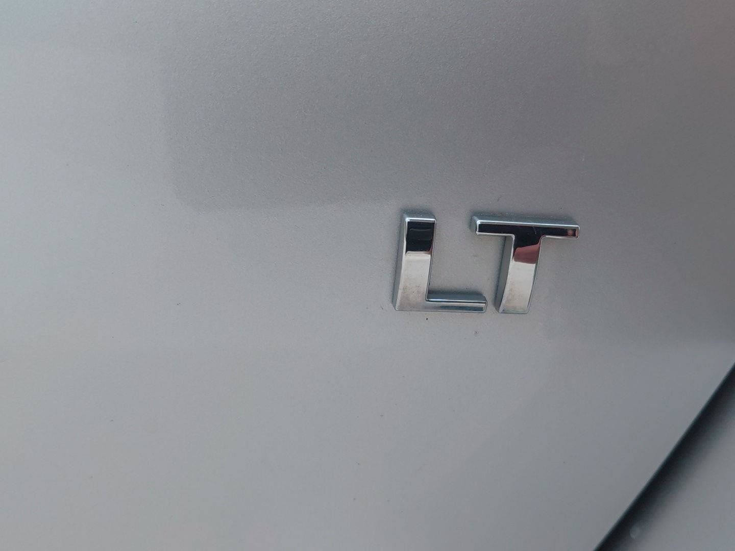 Used 2019 Chevrolet Trax LT w/ LT Convenience Package FWD image 20