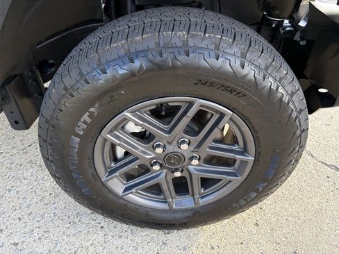 Used 2025 Jeep Wrangler Sport image 17