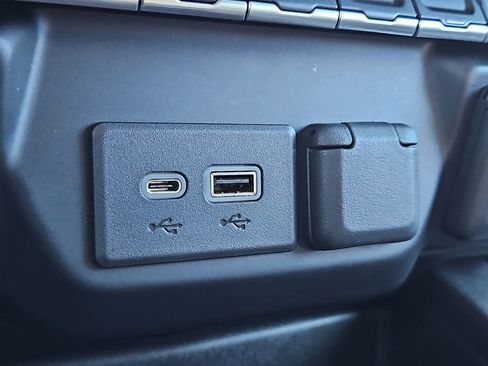 Used 2021 GMC Sierra 1500 SLT image 25