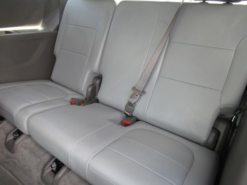 Used 2021 Chevrolet Traverse LT w/ LT Premium Package FWD image 38