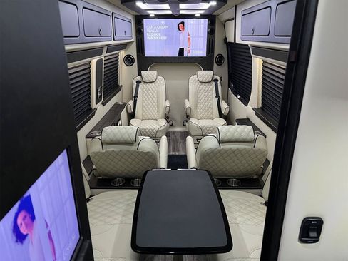 Used 2021 Mercedes-Benz Sprinter 3500 image 7