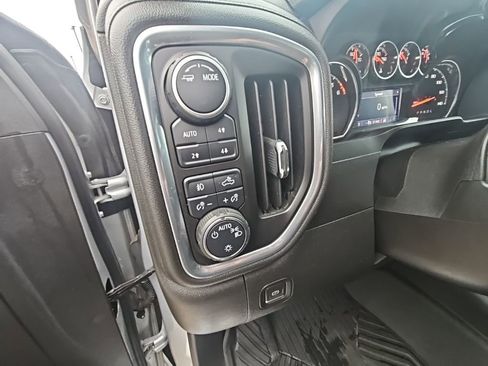 Certified 2022 Chevrolet Silverado 1500 RST image 29