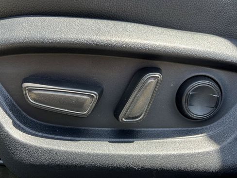 Used 2025 Toyota Camry SE FWD image 23