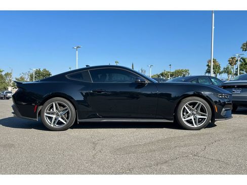 Used 2025 Ford Mustang Coupe RWD image 7