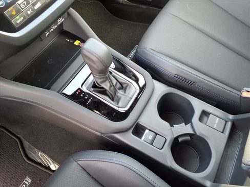 New 2025 Subaru Forester Limited w/ Popular Package image 15