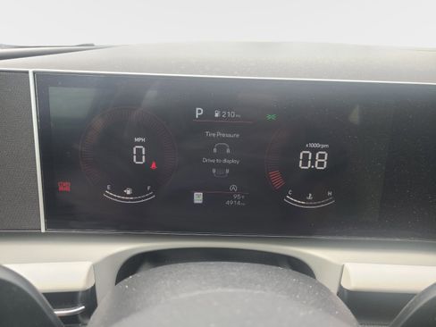 Used 2025 Hyundai Tucson SE FWD image 10