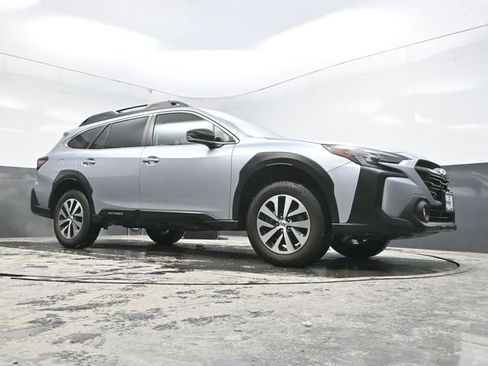 Used 2023 Subaru Outback Premium image 26