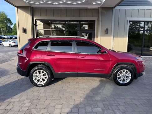 Used 2015 Jeep Cherokee Latitude w/ Cold Weather Group AWD/4WD image 2