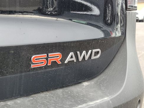 Used 2025 Nissan Kicks SR AWD/4WD image 6