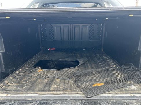 Used 2011 Chevrolet Avalanche LTZ image 12