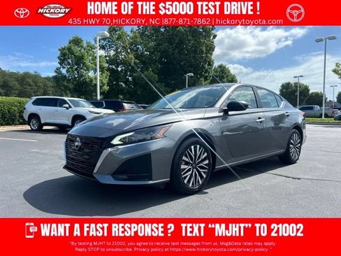 Used 2025 Nissan Altima 2.5 SV FWD image 1