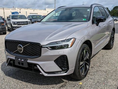 New 2026 Volvo XC60 B5 Core w/ Climate Package image 8