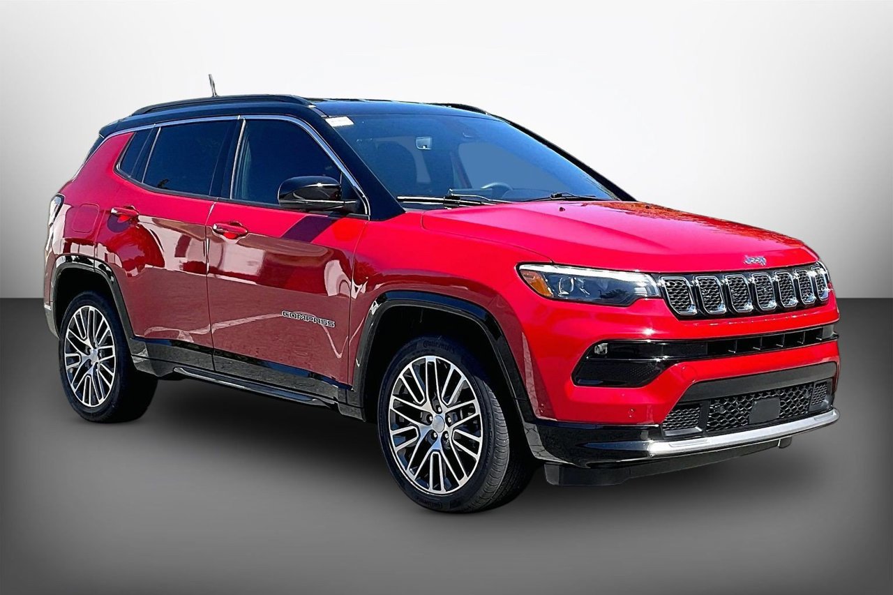 Certified 2024 Jeep Compass Limited w/ Elite Group AWD/4WD image 2