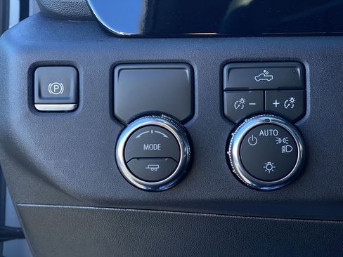 New 2026 GMC Sierra 1500 SLE w/ Preferred Package image 27