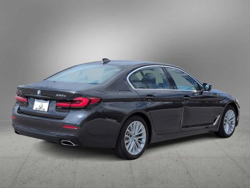 Used 2021 BMW 530e xDrive w/ Premium Package AWD/4WD image 8