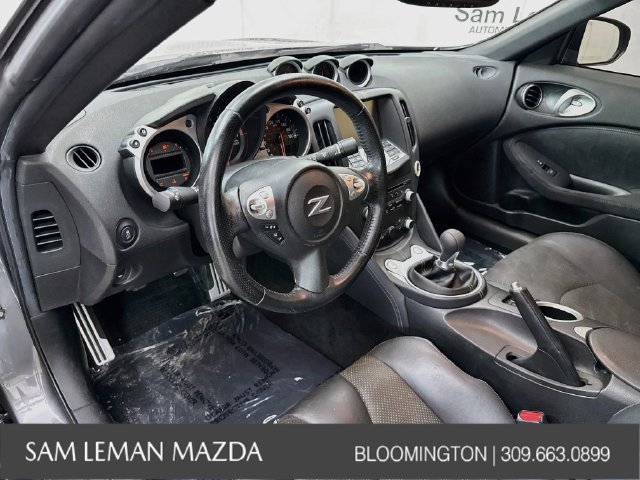 Used 2017 Nissan 370Z Touring RWD image 9