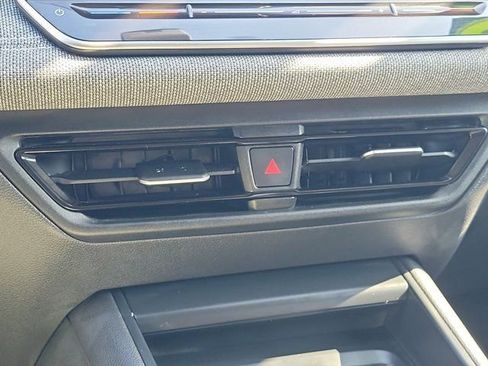 Used 2025 Volkswagen Tiguan S image 27