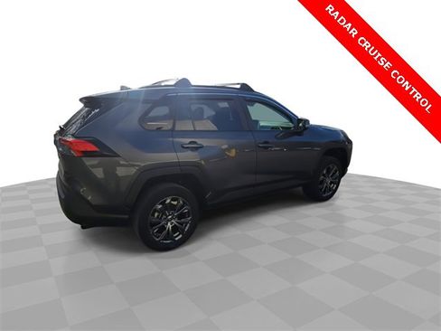 Used 2023 Toyota RAV4 XLE Premium image 8
