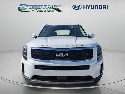 Used 2022 Kia Telluride EX w/ EX Premium Package FWD image 3