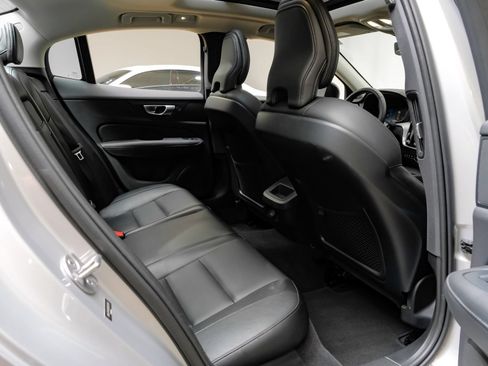 Used 2024 Volvo S60 B5 Core AWD/4WD image 38