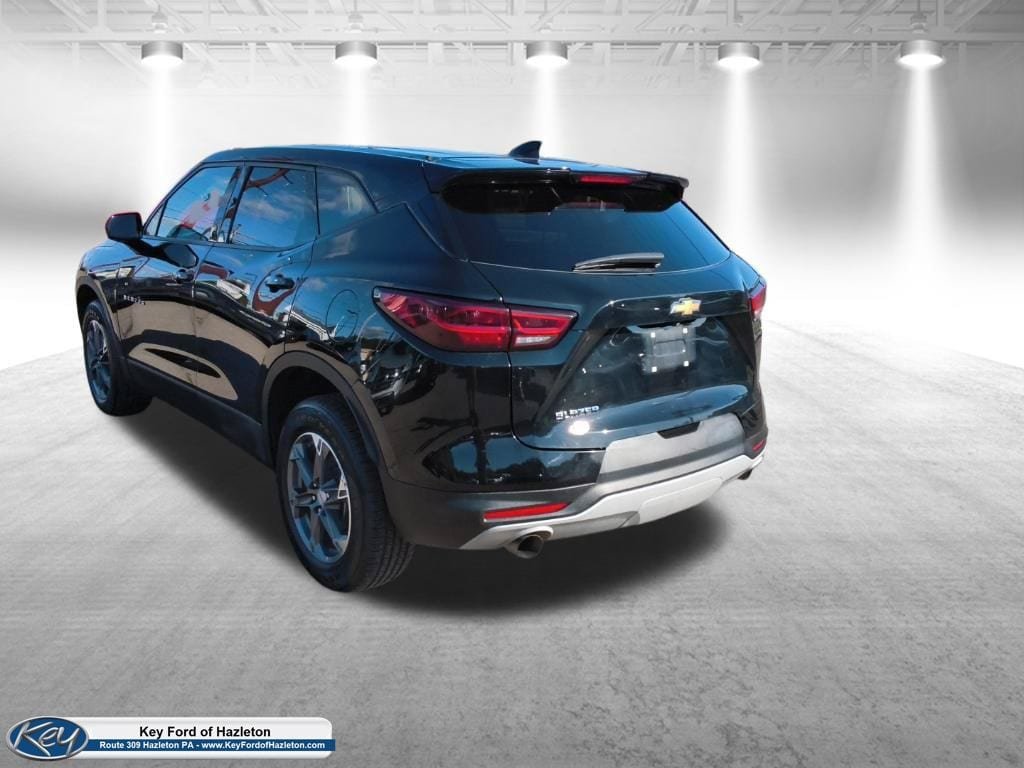 Used 2025 Chevrolet Blazer LT FWD image 8
