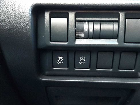 Used 2022 Subaru Crosstrek 2.0i image 16