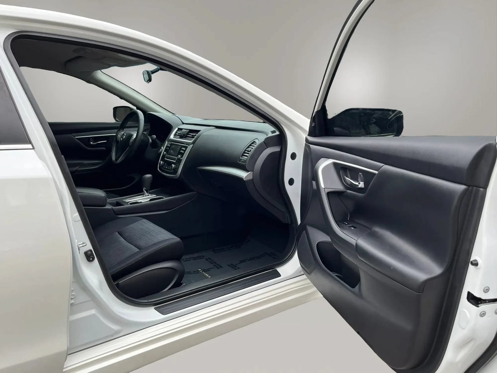 Used 2017 Nissan Altima 2.5 SV FWD image 15