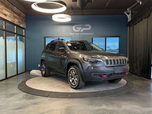 Used 2022 Jeep Cherokee Trailhawk AWD/4WD image 1