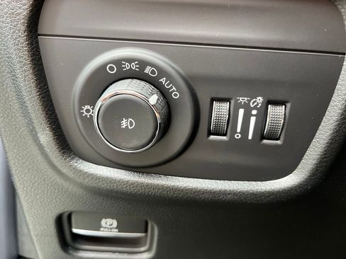 New 2025 Jeep Grand Cherokee Limited w/ Black Appearance Package image 15