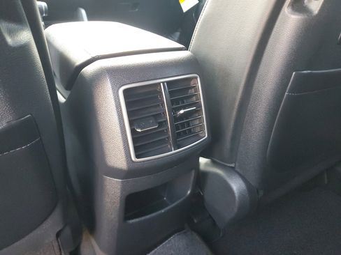 Used 2025 Kia Sportage SX image 16