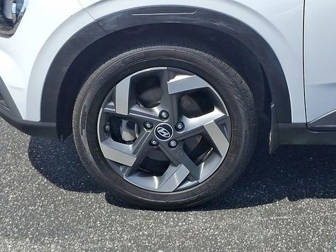 Used 2025 Hyundai Venue SEL FWD image 8