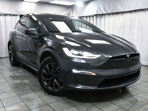 Used 2024 Tesla Model X AWD/4WD image 3