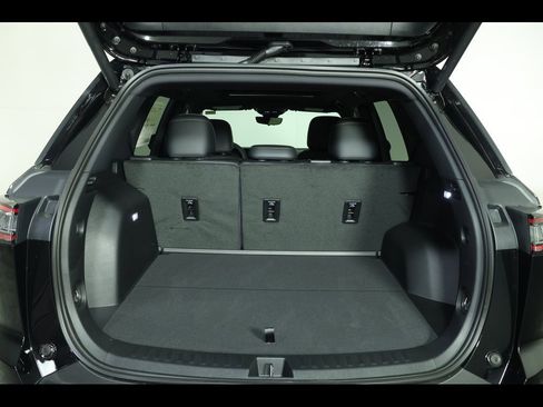 New 2026 Chevrolet Equinox ACTIV w/ Convenience Package III image 16