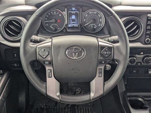 Used 2022 Toyota Tacoma TRD Sport AWD/4WD image 29