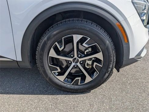 Used 2024 Kia Sportage EX image 16