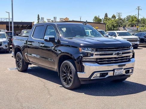 Used 2019 Chevrolet Silverado 1500 LTZ w/ Technology Package AWD/4WD image 5
