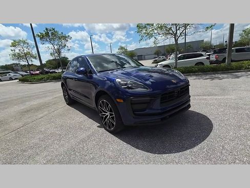 Used 2024 Porsche Macan w/ Premium Plus Package image 51