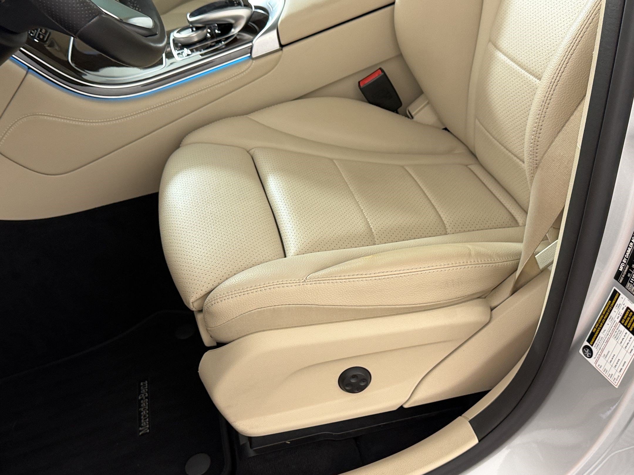 Used 2017 Mercedes-Benz GLC 300 4MATIC image 28