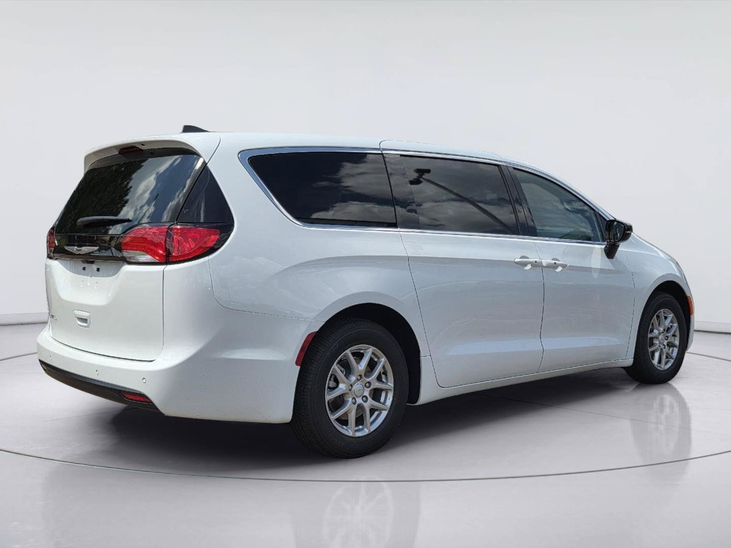 New 2027 Chrysler Pacifica LX FWD image 3