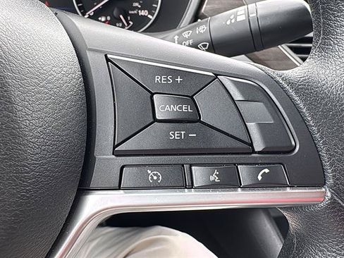 Used 2025 Nissan Altima 2.5 SV FWD image 21