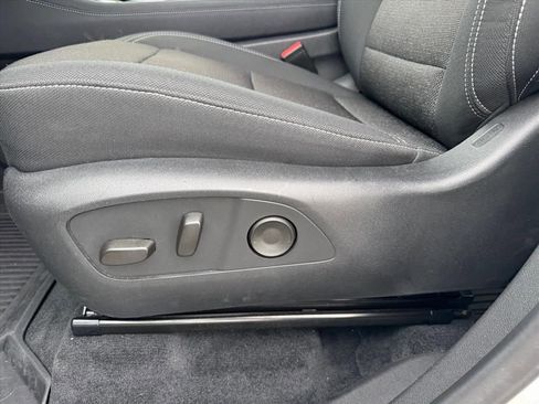 Used 2025 Chevrolet Traverse LT w/ Midnight/Sport Edition FWD image 16