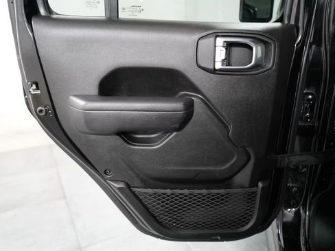 Used 2025 Jeep Wrangler Unlimited Sport AWD/4WD image 15
