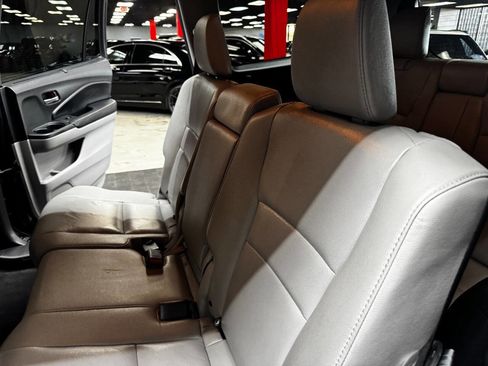 Used 2017 Honda Pilot Touring image 41