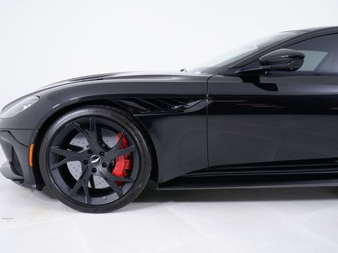 Used 2019 Aston Martin DBS Superleggera RWD image 11